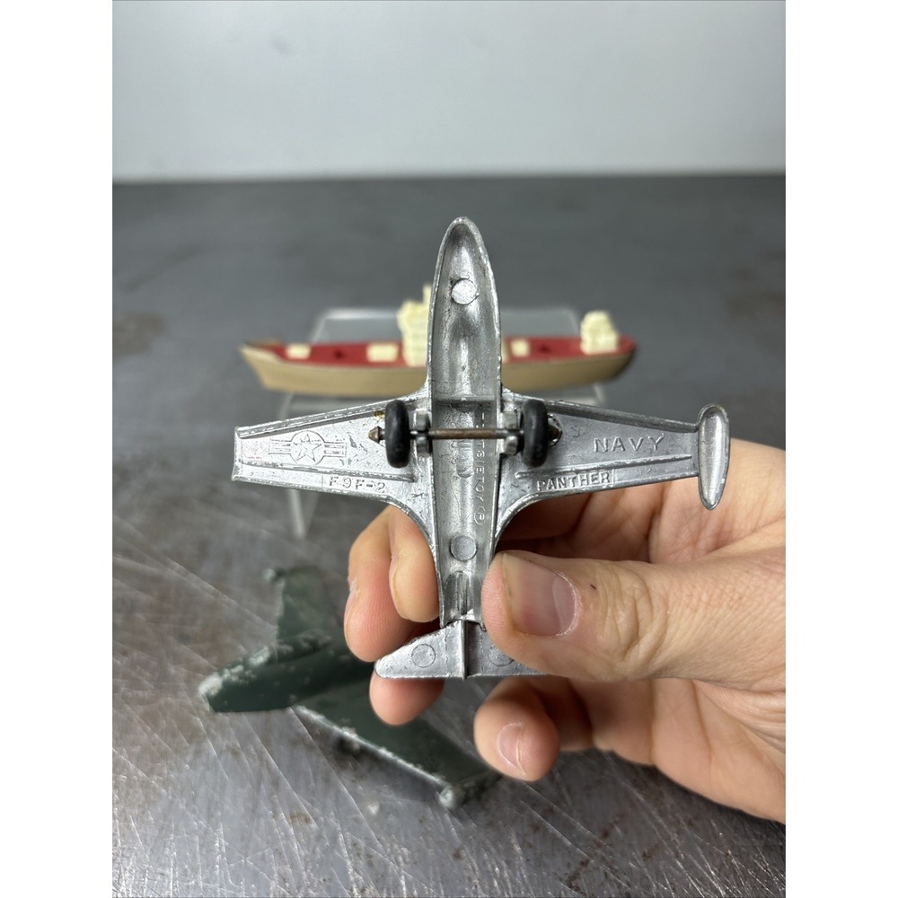 Vintage Tootsie Toy Plane F9F-2 Navy Panther X2 Cargo Ship Midgetoy Metal Toys - Picture 9 of 10